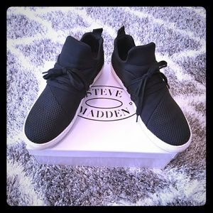 Steve Madden Sneakers